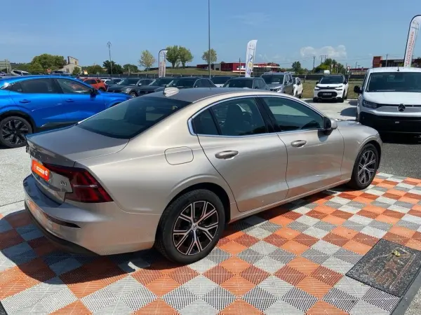 Volvo S60 B4 197 MHEV BVA CORE + GPS Caméra - Photo 5