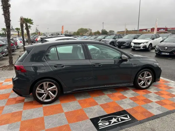 Volkswagen GOLF VIII 1.5 e-TSI 150 DSG7 R-LINE GPS JA 17" - Photo 4