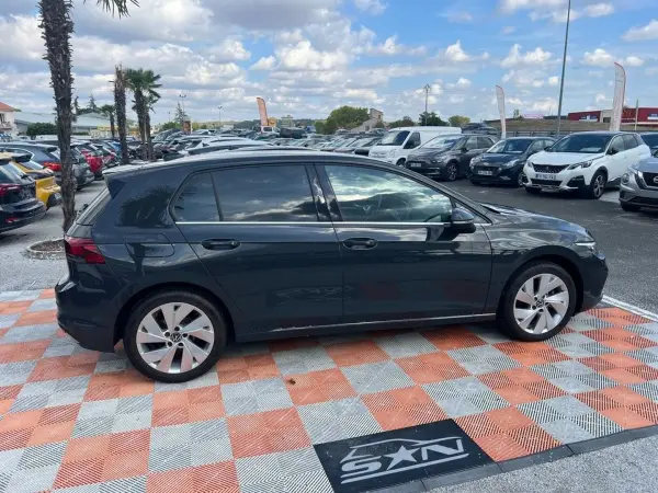 Volkswagen GOLF VIII 1.5 e-TSI 150 DSG7 STYLE GPS JA 18" SC - Photo 4