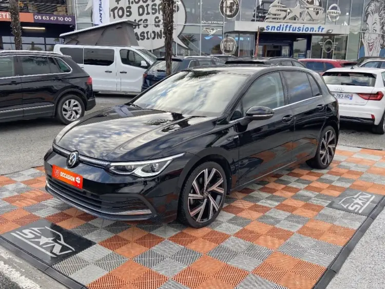 Volkswagen GOLF VIII 1.5 TSI 130 BV6 STYLE GPS JA 18" diamantées SC